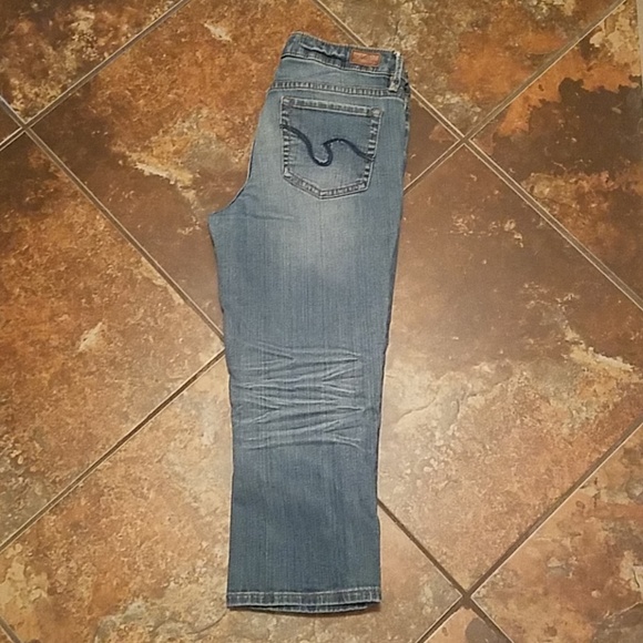 Refuge Crop - Picture 1 of 2